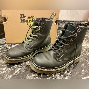 Dr. Martens Luana 7 Eyelet Lace Up Black Boots Women’s Size 6 UK 4 Leather